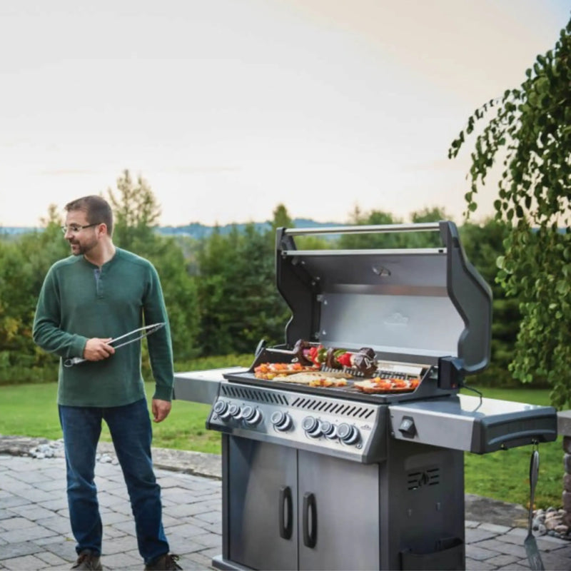 Napoleon Rogue SE 625 Propane Gas BBQ RSE625RSIBPSS-1 | Free Cover + Meat Lovers Kit Napoleon Grills