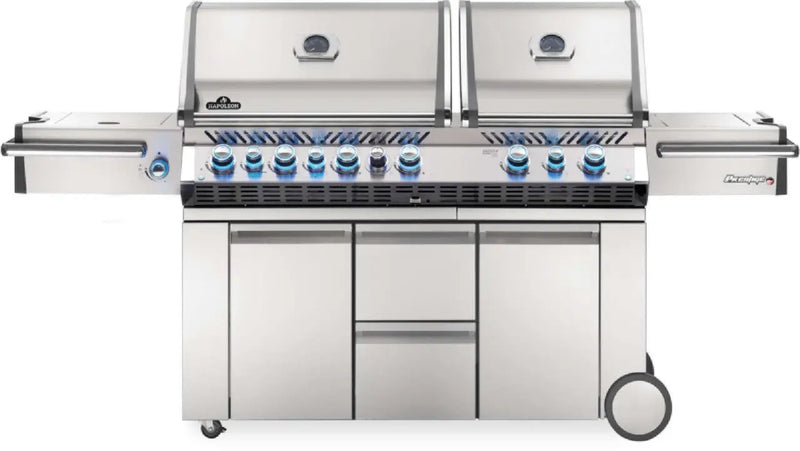 Napoleon PRO825 Gas BBQ