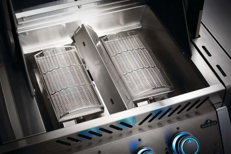 Napoleon Prestige PRO825 Propane Gas BBQ Napoleon Grills